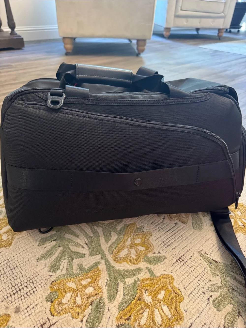 Tumi Sport Black Men’s golf Duffel with Detachable Shoulder Strap NWT